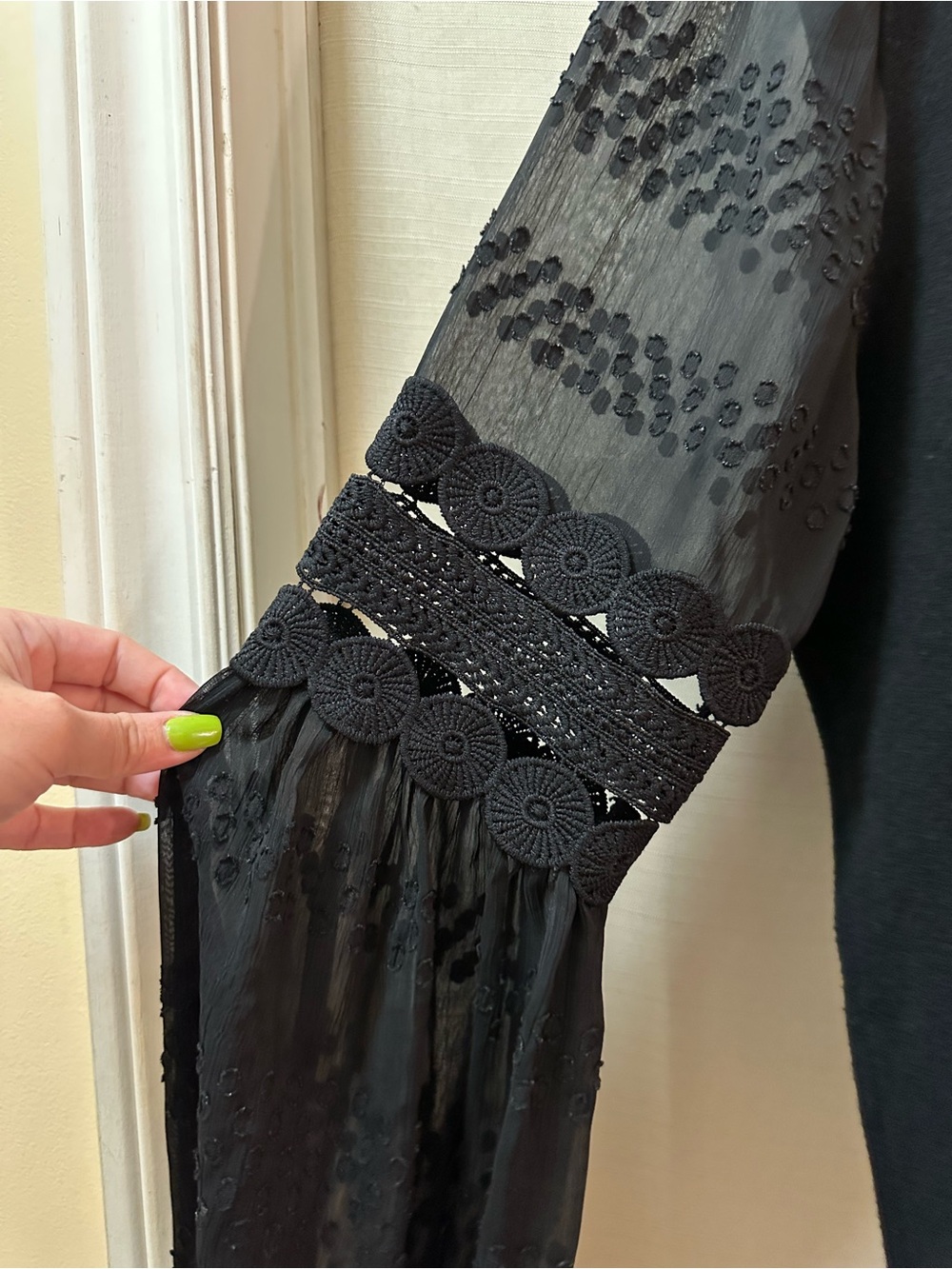 Sioni Black Sweater Top Sheer Embroidered Sleeve Crochet Trim Large - Picture 5 of 7